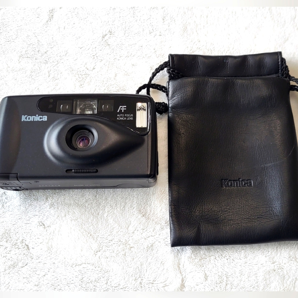 Konica Top's AF-300 Auto Focus Auto Flash 35mm Camera NOT Tested